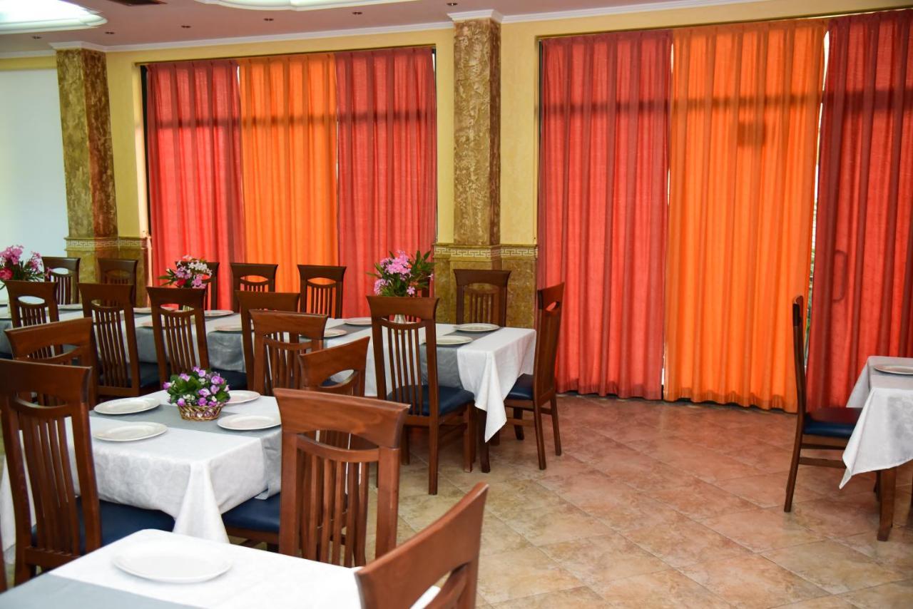 Koa Hotel Durrës Exterior foto